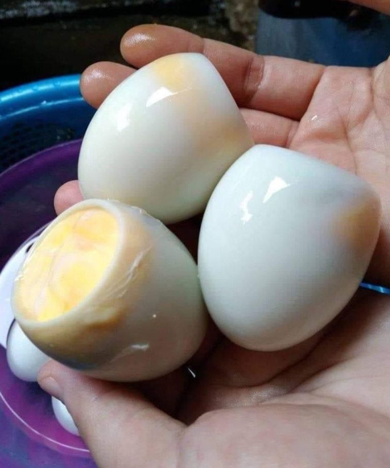 Por qué los médicos explican que comer huevos por la mañana puede marcar una diferencia notable